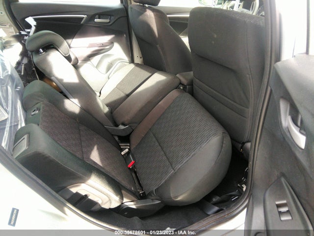 2015 HONDA FIT LX VIN: 3HGGK5H58FM739940