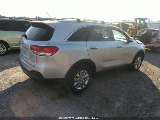 KIA SORENTO LX 2017 5XYPG4A33HG264362 Image 5