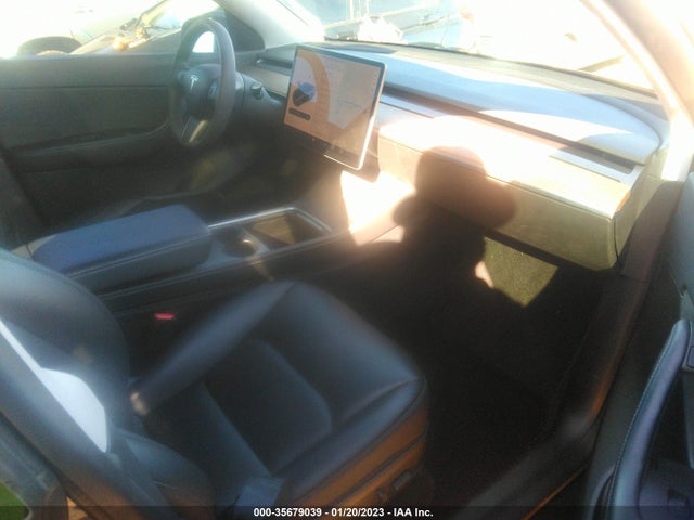 Tesla Model Y Long Range 2022 7SAYGDEEXNF331352 Image 5