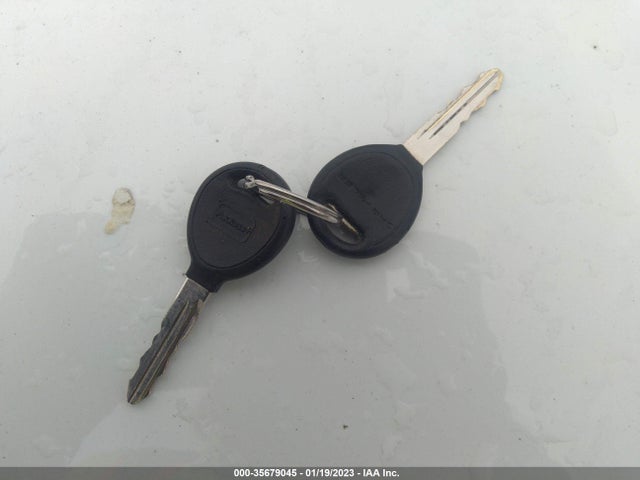 2002 CHRYSLER TOWN & COUNTRY LX VIN: 2C4GP44322R706661