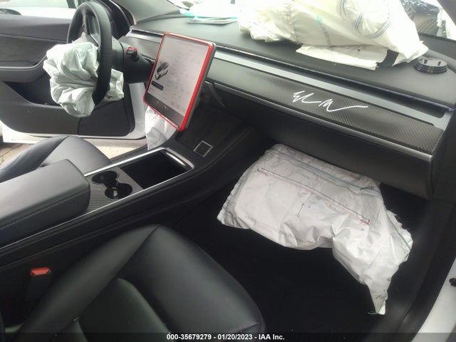 2021 Tesla Model Y, VIN: 5YJYGDEE2MF244539
