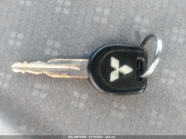 JA3AJ26EX5U000263 Mitsubishi LANCER ES