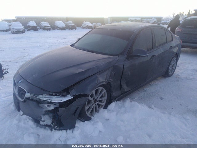 BMW 3 Series 320i Xdrive 2018 WBA8E5G52JNV03338 Image 2