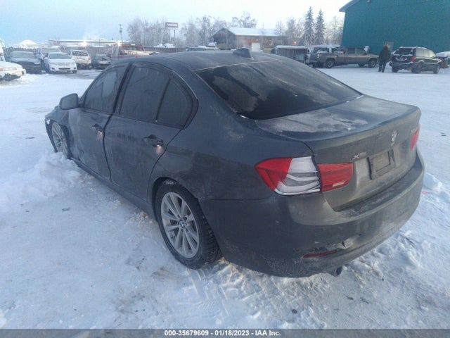 BMW 3 Series 320i Xdrive 2018 WBA8E5G52JNV03338 Image 4
