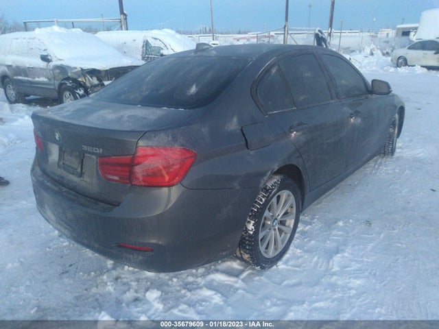 BMW 3 Series 320i Xdrive 2018 WBA8E5G52JNV03338 Image 5