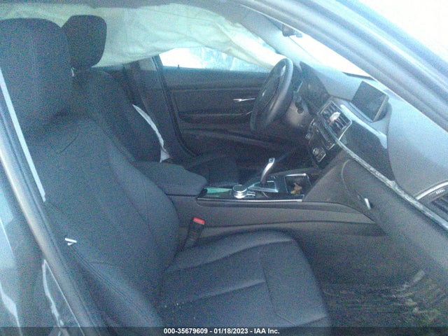 BMW 3 Series 320i Xdrive 2018 WBA8E5G52JNV03338 Image 6
