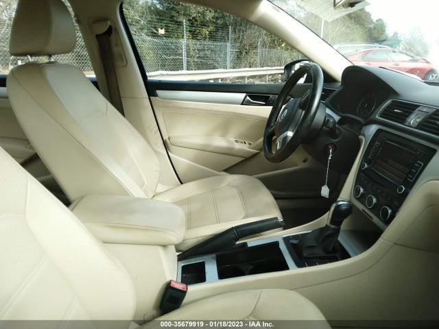 2012 VOLKSWAGEN PASSAT SE VIN: 1VWBP7A31CC049522