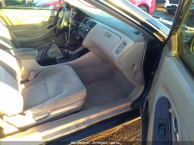 2000 HONDA ACCORD CPE LX VIN: 1HGCG3145YA009120