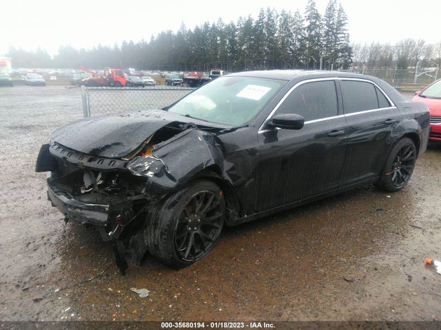 Chrysler 300 2013 2C3CCABG9DH707821 Image 2
