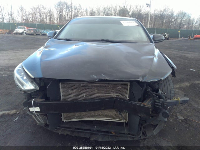 2018 HYUNDAI ELANTRA SEL VIN: 5NPD84LF4JH218741