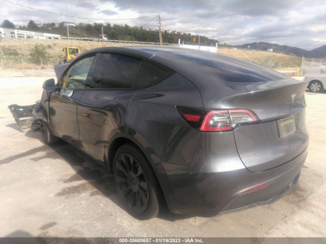 7SAYGAEE5NF429252 Tesla Model Y