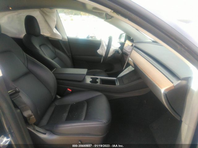 7SAYGAEE5NF429252 Tesla Model Y