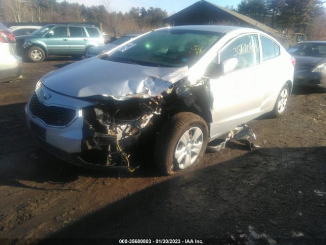 KNAFK4A65F5371145 KIA FORTE LX