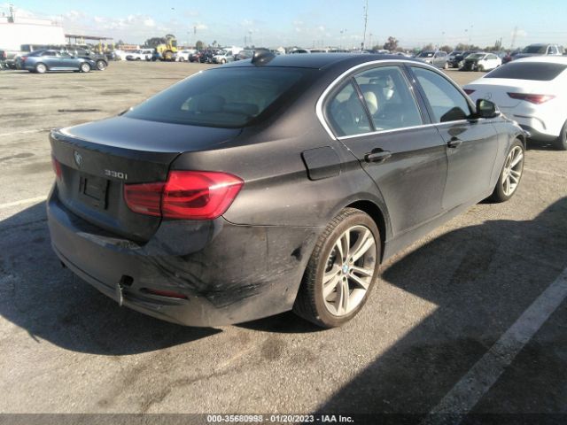 WBA8B9G54HNU51866 BMW 3 Series 330i