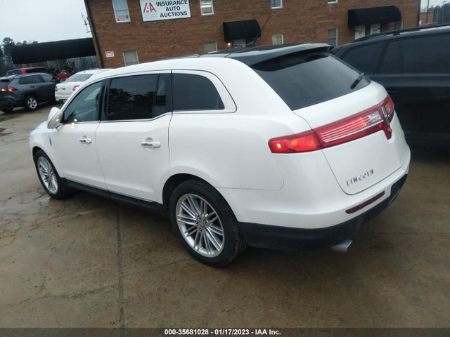 2019 Lincoln MKT, VIN: 2LMHJ5AT0KBL02010