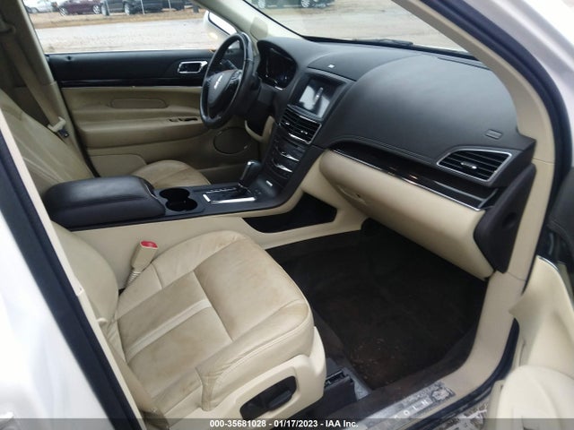 2019 Lincoln MKT, VIN: 2LMHJ5AT0KBL02010