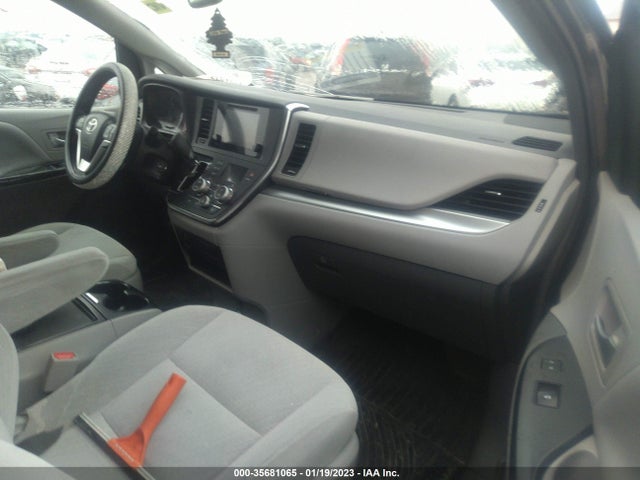 2017 Toyota Sienna, VIN: 5TDKZ3DC5HS766609