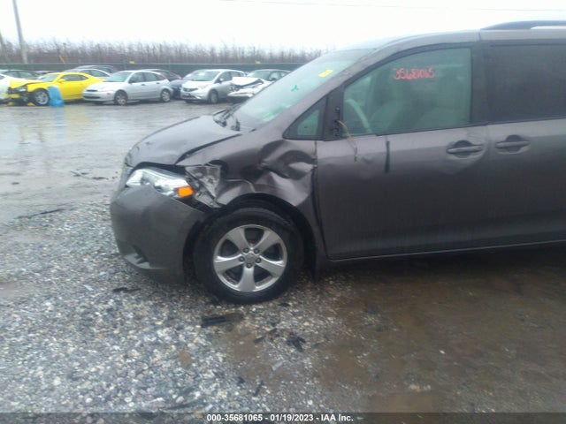 2017 Toyota Sienna, VIN: 5TDKZ3DC5HS766609