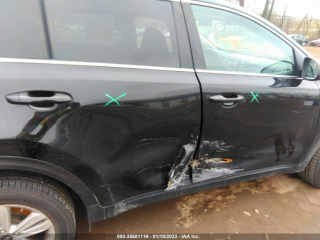 KNDPMCAC2J7304811 KIA Sportage Lx