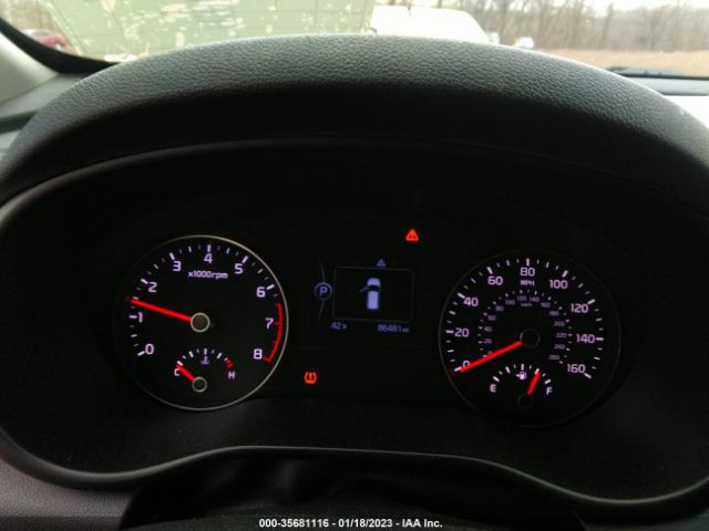 KNDPMCAC2J7304811 KIA Sportage Lx