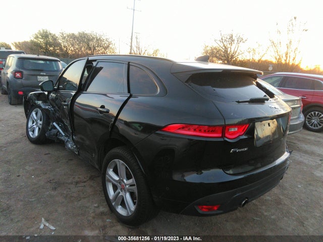 2017 JAGUAR F-PACE SADCL2BV2HA064639 Photo 2