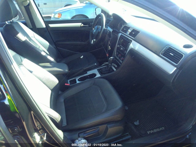 1VWBH7A30DC027249 Volkswagen Passat Se W/sunroof & Nav