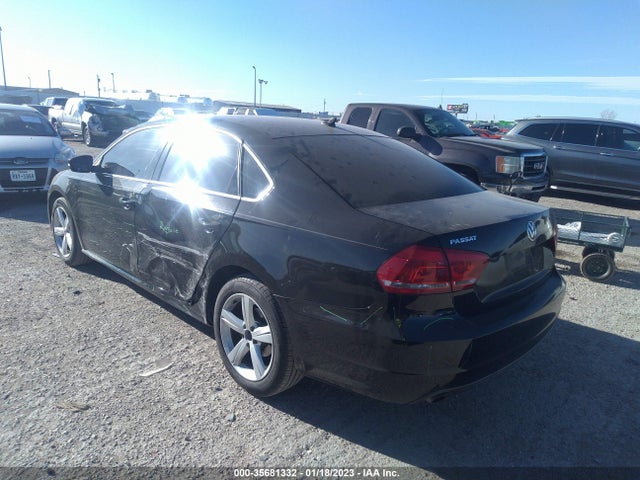 1VWBH7A30DC027249 Volkswagen Passat Se W/sunroof & Nav