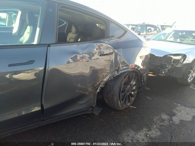Tesla Model Y Performance 2023 7SAYGDEFXPF613129 Image 6