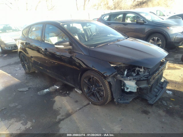 2018 Ford Focus, VIN: 1FADP3L98JL247653