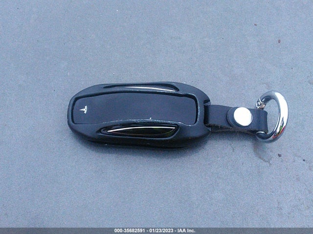 2021 Tesla Model X, VIN: 5YJXCDE27MF324786