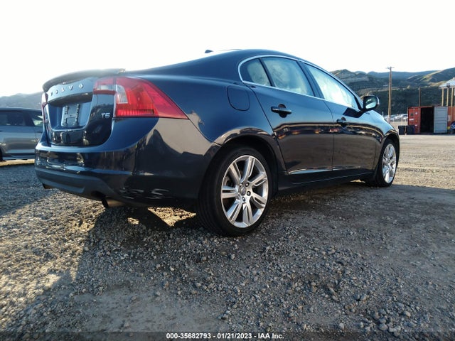 Volvo S60 T5 2012 YV1622FSXC2116849 Image 4