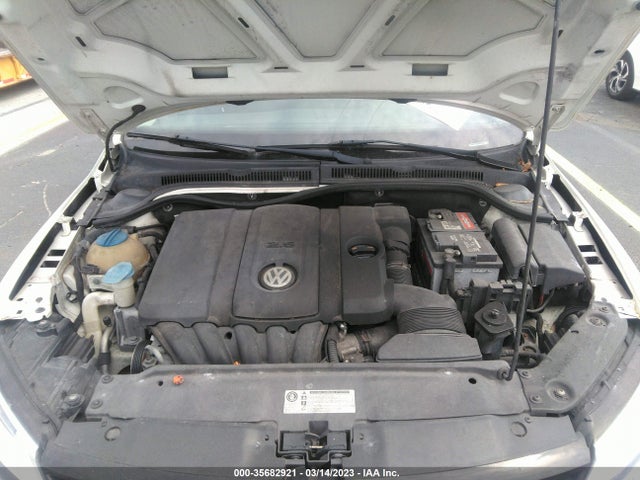 3VWDX7AJXCM067247 Volkswagen Jetta Sedan Se