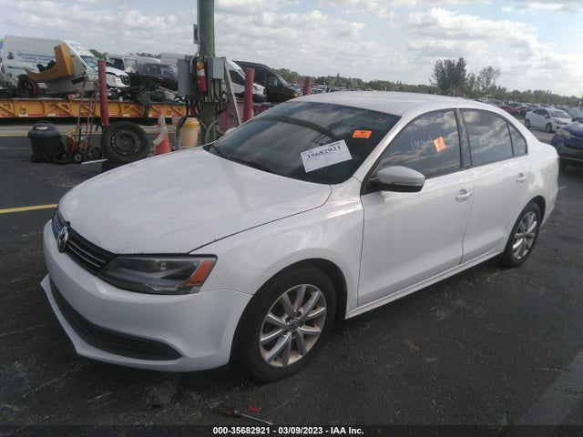 3VWDX7AJXCM067247 Volkswagen Jetta Sedan Se