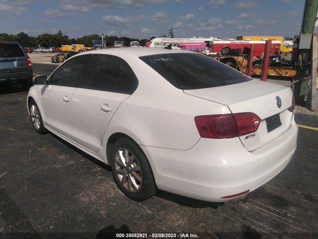 3VWDX7AJXCM067247 Volkswagen Jetta Sedan Se