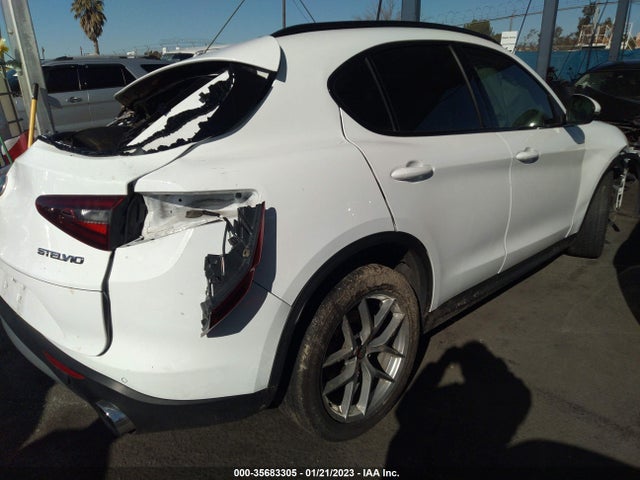 ZASFAKNN1J7B96005 Alfa Romeo Stelvio Ti Sport