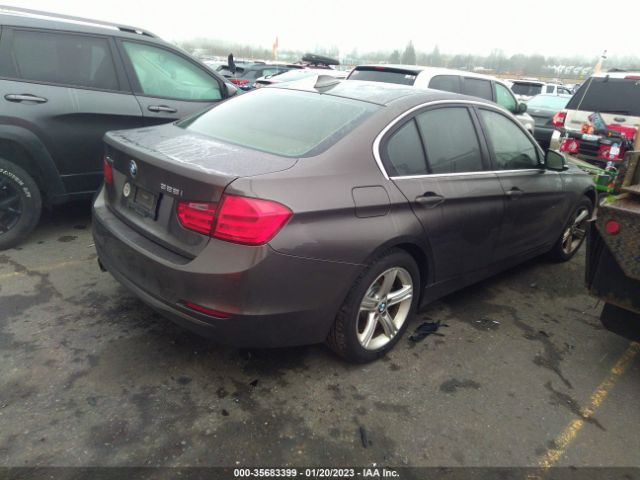 WBA3B5C57FF959586 BMW 3 Series