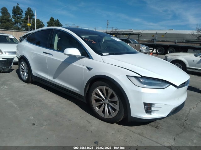 2017 Tesla Model X, VIN: 5YJXCAE2XHF054957