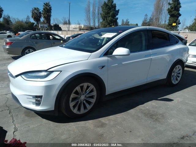 2017 Tesla Model X, VIN: 5YJXCAE2XHF054957