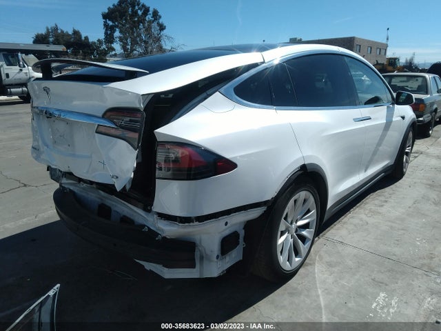 2017 Tesla Model X, VIN: 5YJXCAE2XHF054957