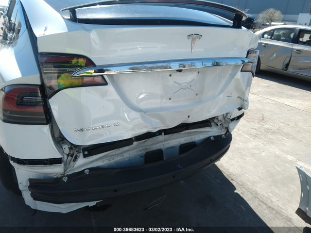 2017 Tesla Model X, VIN: 5YJXCAE2XHF054957