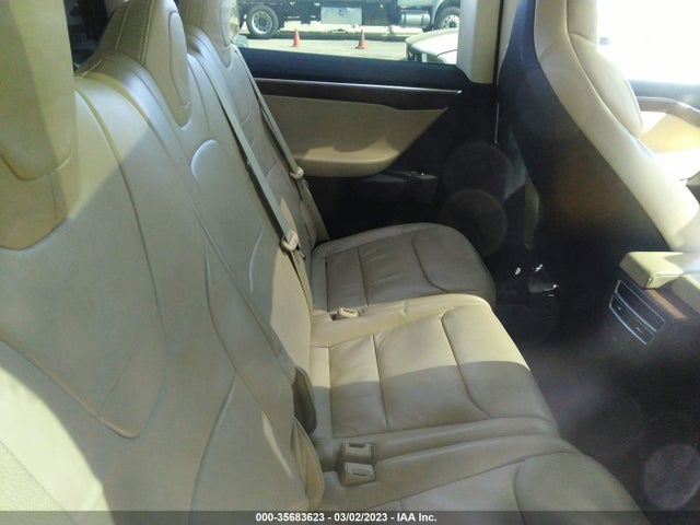 2017 Tesla Model X, VIN: 5YJXCAE2XHF054957