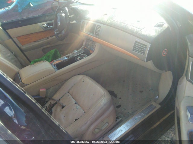 SAJWA0FA8AHR53583 Jaguar XF
