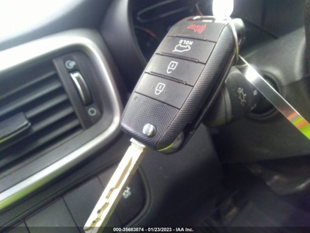 5XYPG4A35GG012370 KIA SORENTO LX