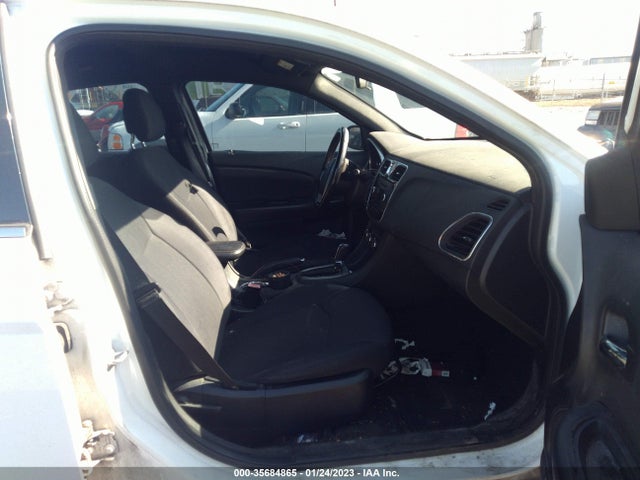 Chrysler 200 2013 1C3CCBBB3DN601589 Image 5