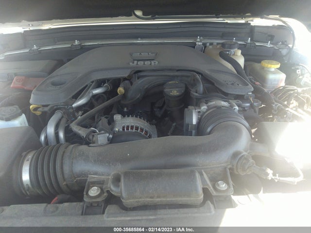 1C4HJXEG4JW313744 Jeep Wrangler Unlimited Moab