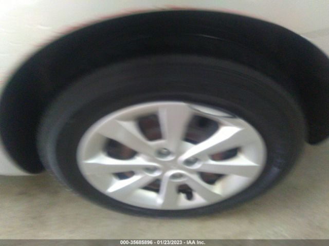 KNADM4A3XE6400946 KIA RIO LX