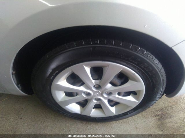 KNADM4A3XE6400946 KIA RIO LX