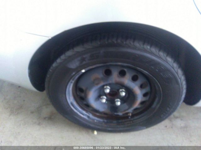 KNADM4A3XE6400946 KIA RIO LX