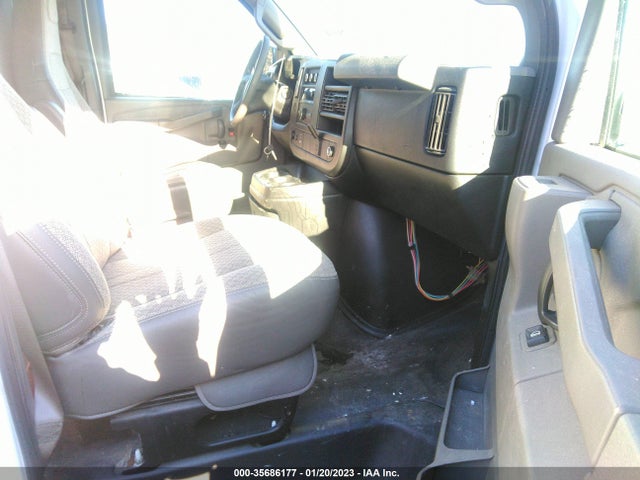 GMC SAVANA CARGO VAN 2017 1GTW7AFFXH1908632 Image 5
