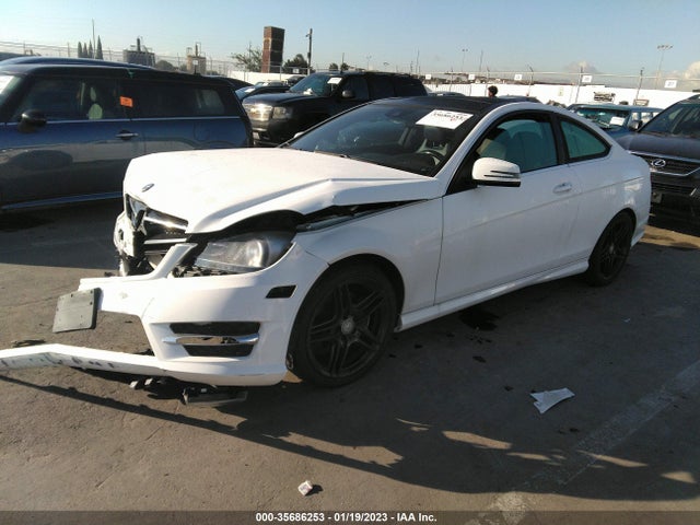 WDDGJ4HB8FG405408 Mercedes-Benz C-Class